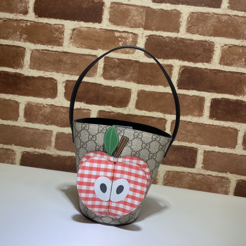 G*u*i bucket bags
